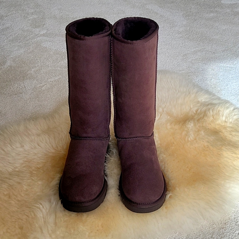 Ugg tall classic chocolate brown boots ladies size 10 brand new.